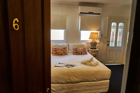 The Bronte Boutique Hotel - Lightning Ridge Tourism 12