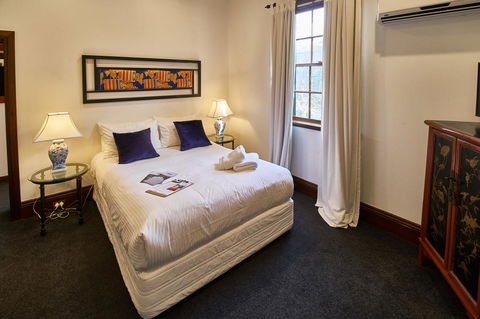 The Bronte Boutique Hotel - Lightning Ridge Tourism 39