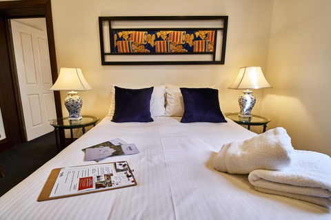 The Bronte Boutique Hotel - Lightning Ridge Tourism 41
