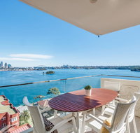 Panoramic harbour views and unbeatable comfort - Lightning Ridge Tourism