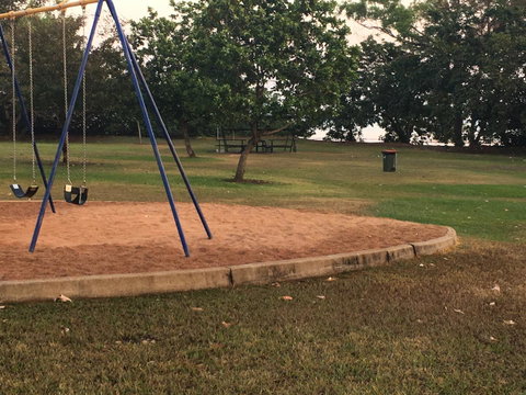 Nightcliff Foreshore Getaway - McKay Gardens - Lightning Ridge Tourism 34