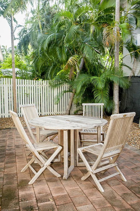 Nightcliff Foreshore Getaway - McKay Gardens - Lightning Ridge Tourism 17