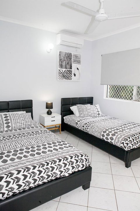 Nightcliff Foreshore Getaway - McKay Gardens - Lightning Ridge Tourism 12