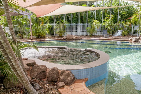 Nightcliff Foreshore Getaway - McKay Gardens - Lightning Ridge Tourism 0