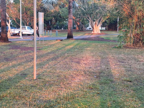 Nightcliff Foreshore Getaway - McKay Gardens - Lightning Ridge Tourism 36
