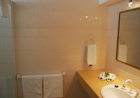 Stay At Alice Springs Hotel - Lightning Ridge Tourism 27