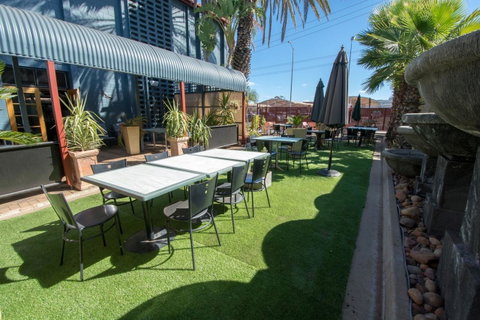 Elkira Court Motel - Lightning Ridge Tourism 7