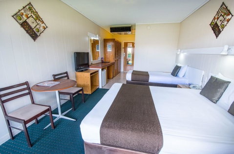 Elkira Court Motel - Lightning Ridge Tourism 4