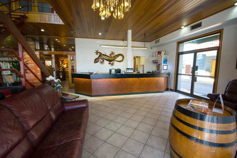 Elkira Court Motel - Lightning Ridge Tourism 9