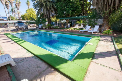 Elkira Court Motel - Lightning Ridge Tourism 3