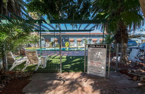 Elkira Court Motel - Lightning Ridge Tourism 21