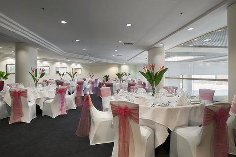 Hilton Darwin - Lightning Ridge Tourism 38