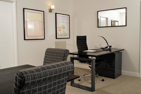 Hilton Darwin - Lightning Ridge Tourism 44