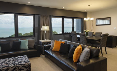 Hilton Darwin - Lightning Ridge Tourism 9