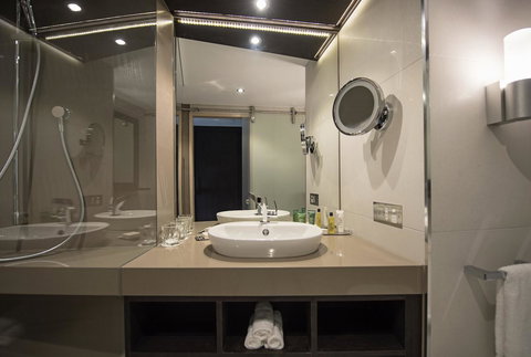 Hilton Darwin - Lightning Ridge Tourism 24