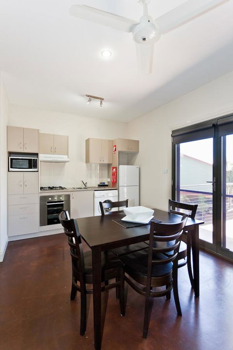 Alice On Todd Apartments - Lightning Ridge Tourism 19