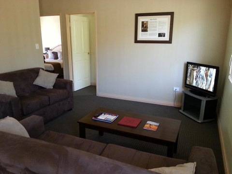 Alice On Todd Apartments - Lightning Ridge Tourism 13