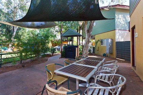 Alice On Todd Apartments - Lightning Ridge Tourism 11