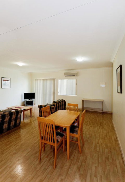 Alice On Todd Apartments - Lightning Ridge Tourism 7