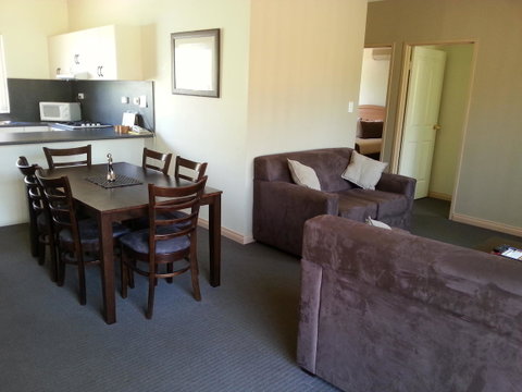 Alice On Todd Apartments - Lightning Ridge Tourism 14