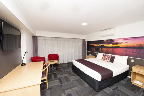 Mercure Alice Springs Resort - Lightning Ridge Tourism 9