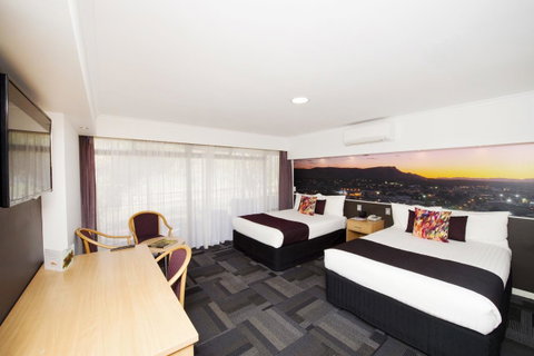 Mercure Alice Springs Resort - Lightning Ridge Tourism 7