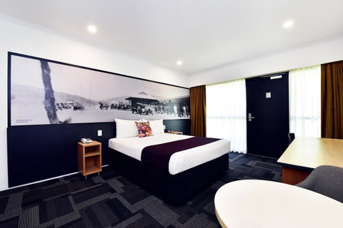 Mercure Alice Springs Resort - Lightning Ridge Tourism 17