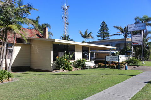 Golden Sands Motor Inn - Lightning Ridge Tourism 10