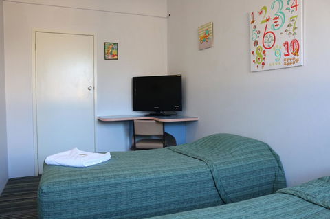 Golden Sands Motor Inn - Lightning Ridge Tourism 19