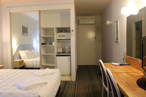 Golden Sands Motor Inn - Lightning Ridge Tourism 4