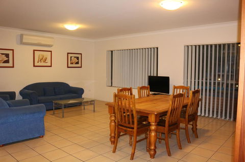 Golden Sands Motor Inn - Lightning Ridge Tourism 13