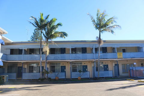 Golden Sands Motor Inn - Lightning Ridge Tourism 11