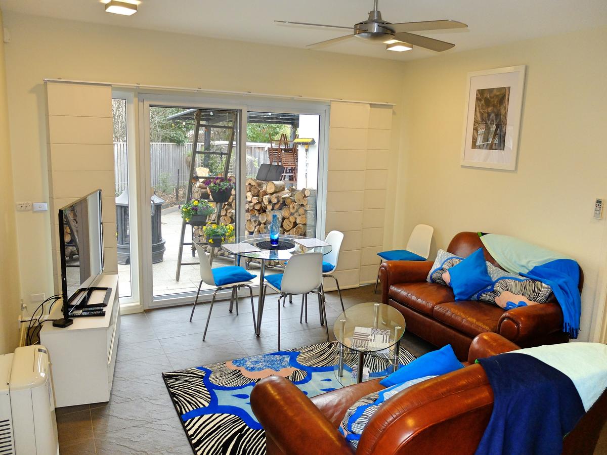 Griffith ACT Lightning Ridge Tourism