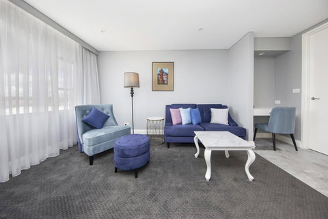 Canberra Rex Hotel - Lightning Ridge Tourism 33