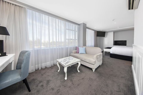 Canberra Rex Hotel - Lightning Ridge Tourism 30