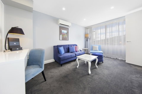 Canberra Rex Hotel - Lightning Ridge Tourism 37