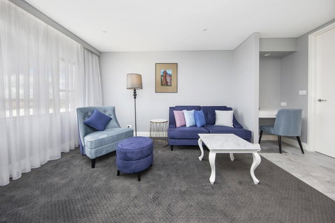 Canberra Rex Hotel - Lightning Ridge Tourism 36