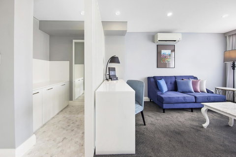 Canberra Rex Hotel - Lightning Ridge Tourism 40