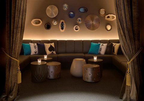 QT Canberra - Lightning Ridge Tourism 13