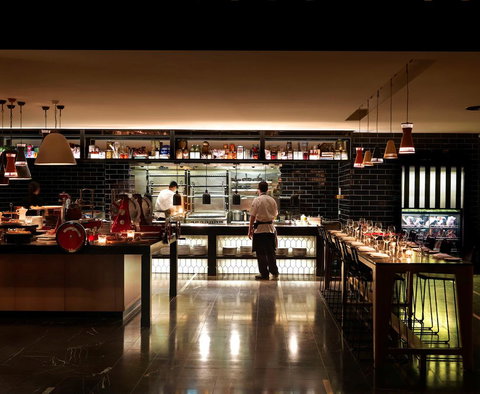 QT Canberra - Lightning Ridge Tourism 10