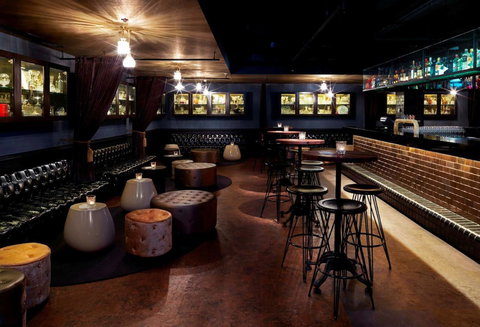 QT Canberra - Lightning Ridge Tourism 19