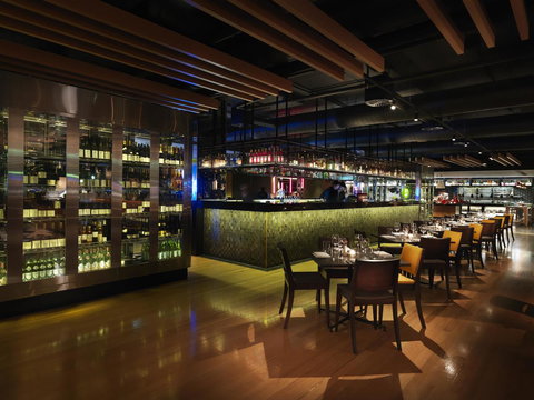 QT Canberra - Lightning Ridge Tourism 7