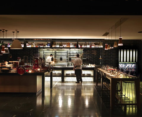 QT Canberra - Lightning Ridge Tourism 6