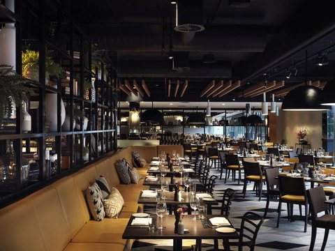 QT Canberra - Lightning Ridge Tourism 20