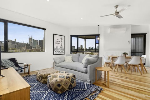 Boutique Stays - Highviews - Lightning Ridge Tourism 0