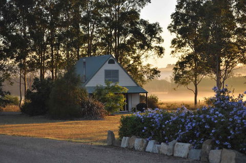 Bracken Ridge Villas - Lightning Ridge Tourism 1