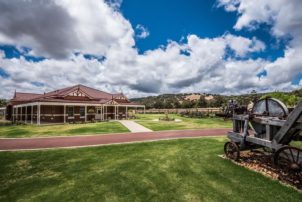  Lightning Ridge Tourism