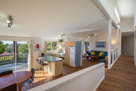 Breeze In Mollymook Beach - Lightning Ridge Tourism 0