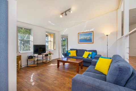 Breeze In Mollymook Beach - Lightning Ridge Tourism 2