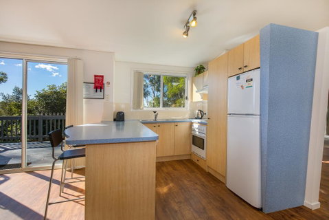 Breeze In Mollymook Beach - Lightning Ridge Tourism 3